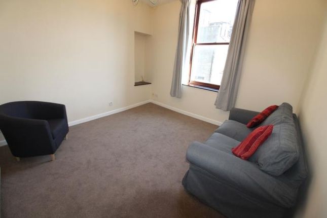 Flat to rent in Crown Terrace, Aberdeen
