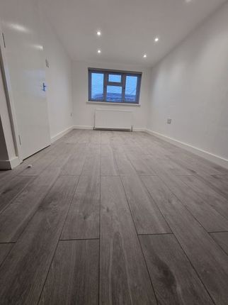 149, Wyld Way, Wembley photo 2