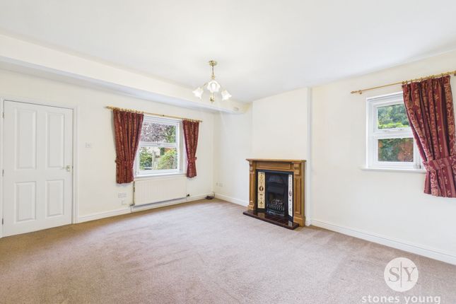 14 Feildens Farm Lane, Blackburn photo 2