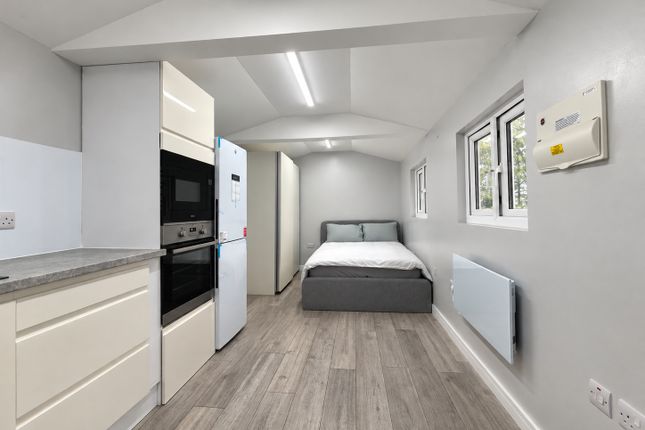 Annex, 20 Plumer Road, High Wycombe photo 3