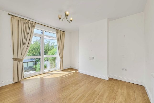 23, Norbury Rise, London photo 3