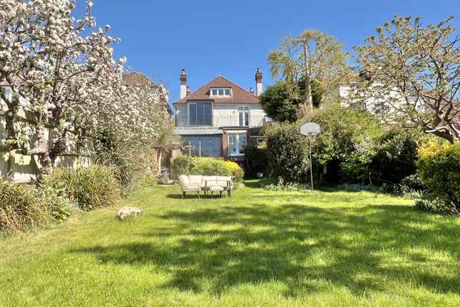 Rearhousefullgardenadjusted
