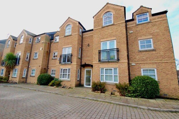 Flat to rent in Manor Court, York