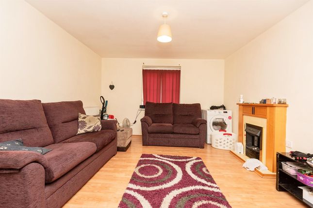 Flat for sale in Unitt Drive, Cradley Heath