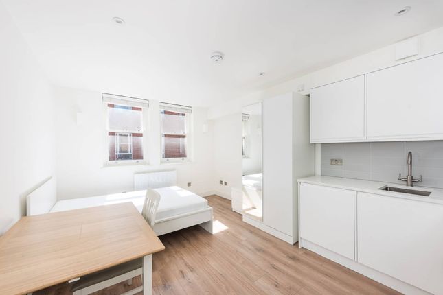 Studio to rent in Vincent Square, Westminster, London