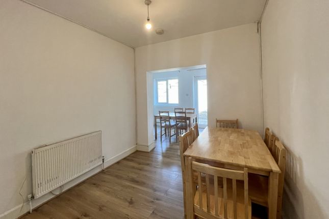 6 Bedroom Mid Terraced House To Let In Tooting
