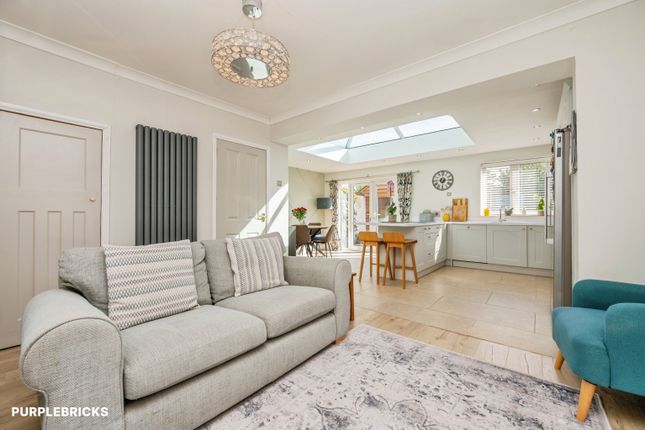 17, Worboys Road, Worcester photo 4