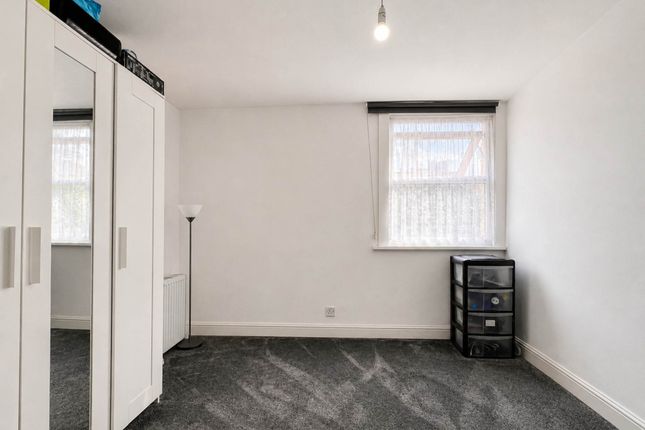 6, Cheshunt Road, London photo 4
