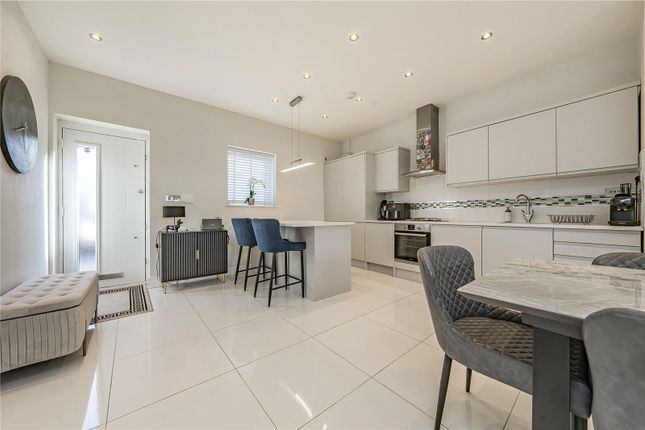 220, Morden Road, London photo 4