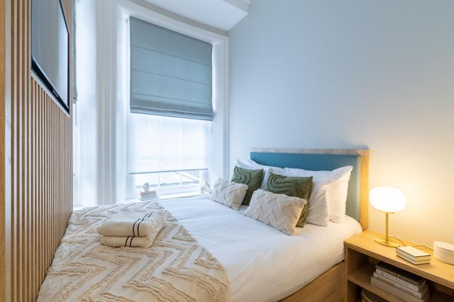 31 Draycott Avenue, LONDON photo 3