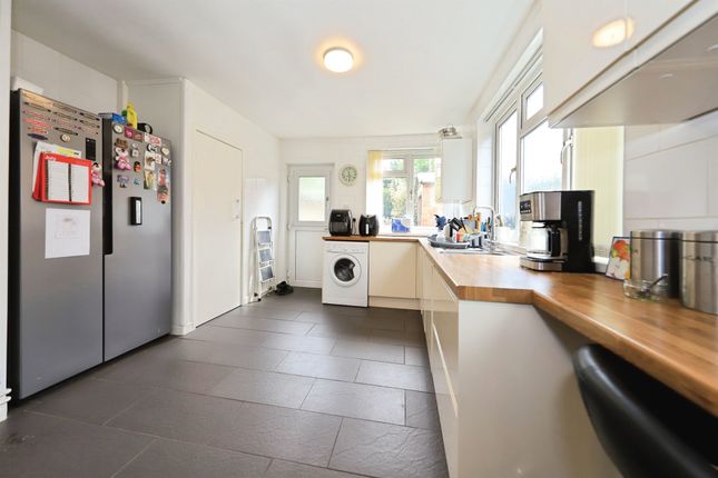 27, Kylemilne Way, Stourport-On-Severn photo 3