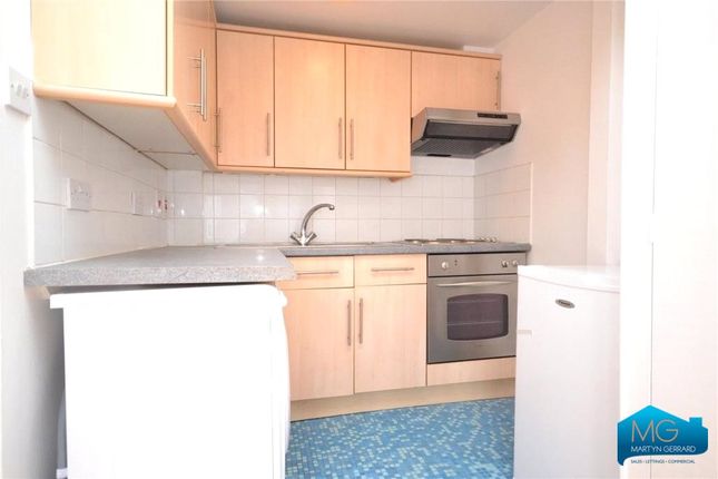 Flat 1, 21, Midhurst Avenue, London photo 3
