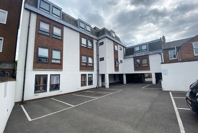 10 The Peninsula, Aylesbury photo 2