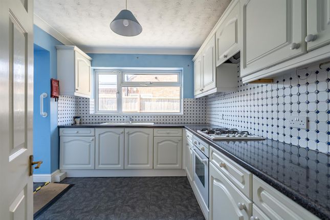 8, Elmpark Way, York photo 3