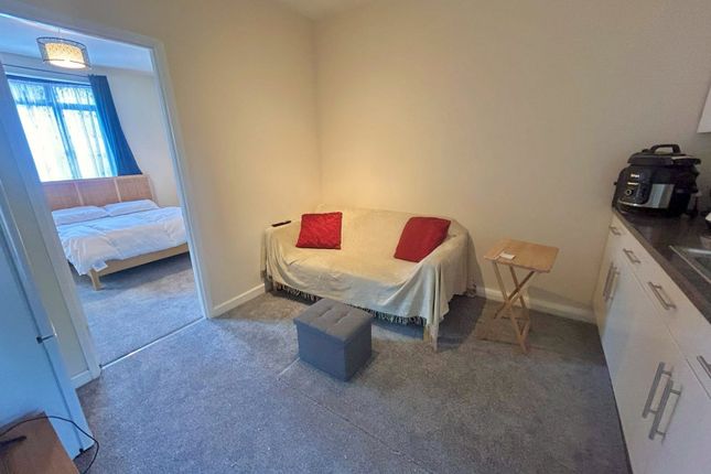Annex, 22, Blenheim Road, Bromley photo 4