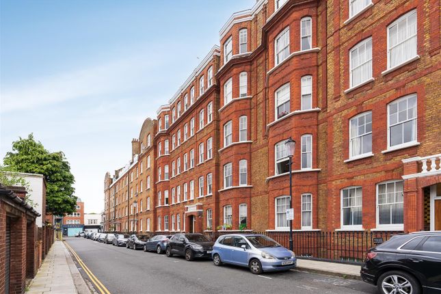 Flat to rent in Pater Street, London