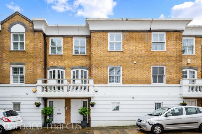 Thumbnail Flat for sale in Blade Mews, London