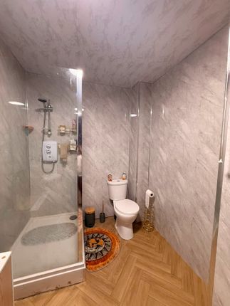 2 Olivias Court 67, Smith Lane, Bradford photo 5