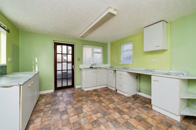 8, New Park Estate, Exeter photo 3