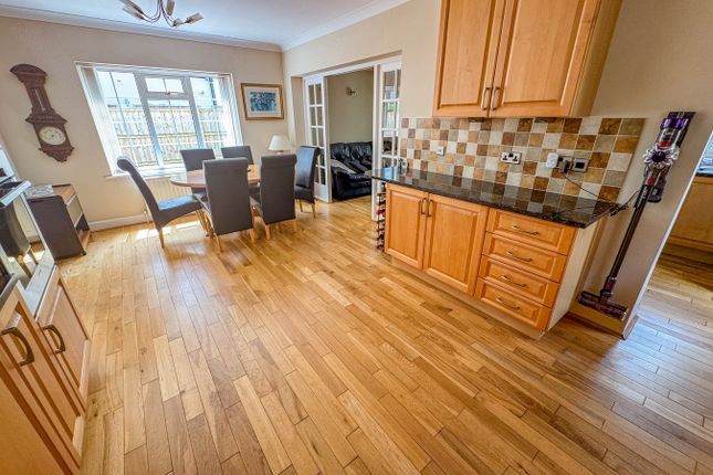 19, Oakley Hill, WIMBORNE photo 3