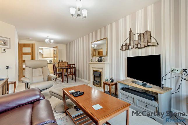 29 Sanderling Court, Wimborne Road, Bournemouth photo 3