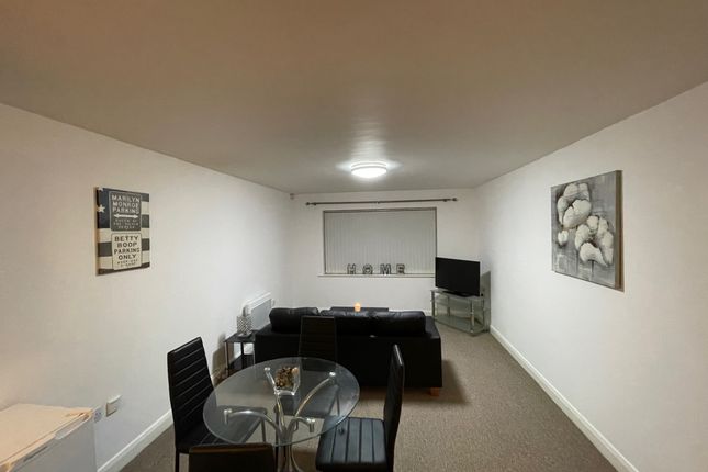 Room to rent in Apartment, Denmark Road, Manchester