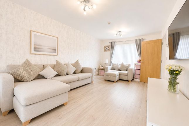 9, Easter Hawhill Wynd, Uddingston photo 2