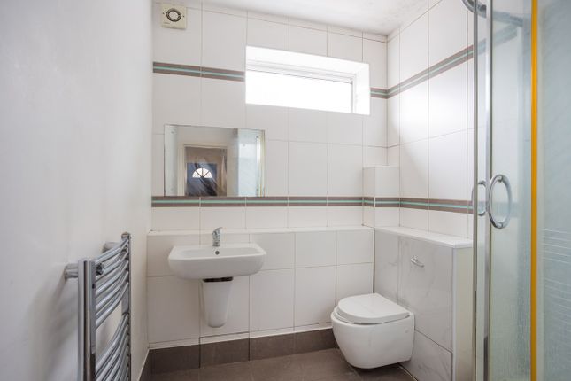 Town house for sale in Clocktower Mews, Hanwell