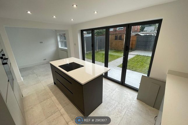 Stirling Close, Woolston, Warrington photo 5