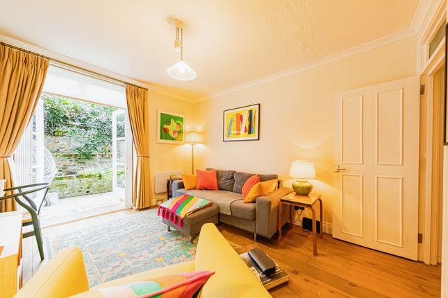 Flat for sale in Porchester Square, London