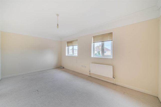 11, Earl Close, Dorchester photo 4