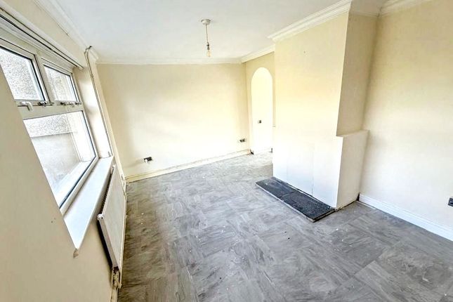 11, Beechfield Close, Ebbw Vale photo 3