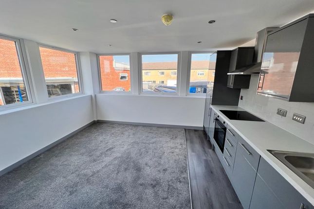 502, Yeadon House, Leeds photo 2