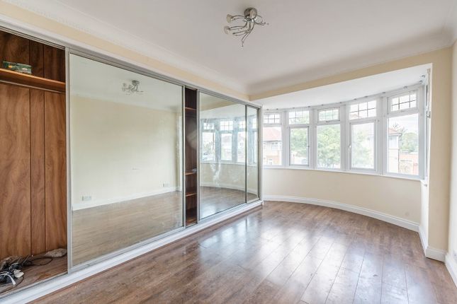 Carr Road, Northolt photo 4