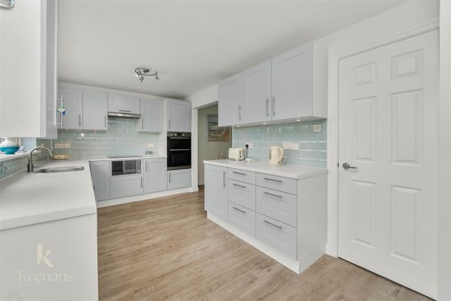19, Swallow Drive, Bamford photo 4