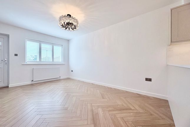 34, Ladywood Road, HERTFORD photo 5