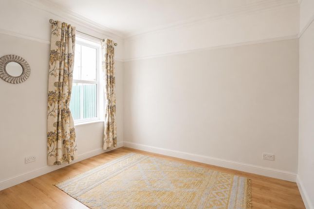113, Salisbury Avenue, Westcliff-On-Sea photo 3