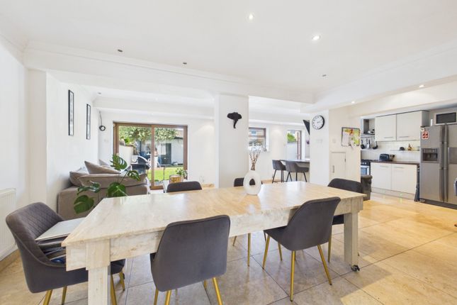 61, Stanley Road, Surrey photo 2