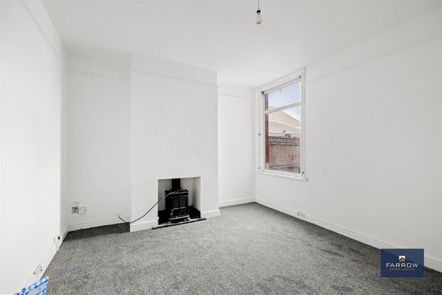 186, Cooper Road, Grimsby photo 4