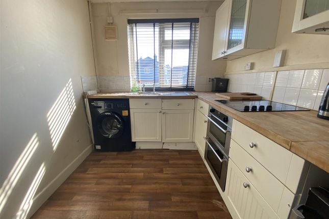 Sun Court, Flat 3,, 7 Preston Road, Weymouth photo 2