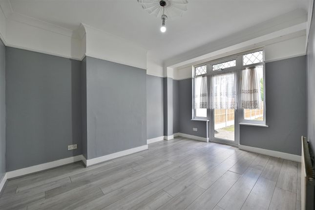 3-bed house on 26, Fairlop Road, Barkingside, £2,400/mo