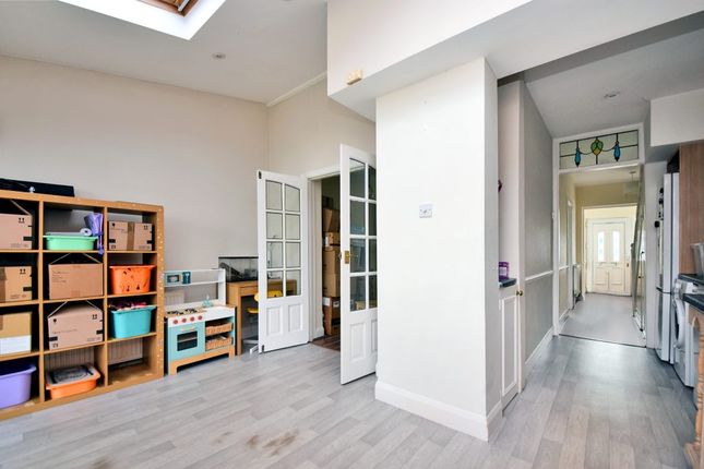 37, Boleyn Drive, West Molesey photo 4