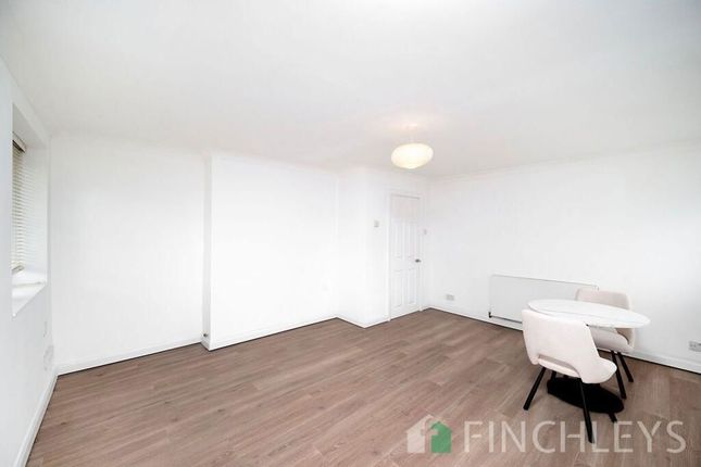 Flat 3, Malvern Lodge, Torrington Park, London photo 4