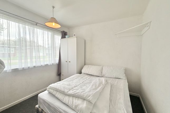 53 Seadell Chalet Park, Beach Road, Great Yarmouth photo 4