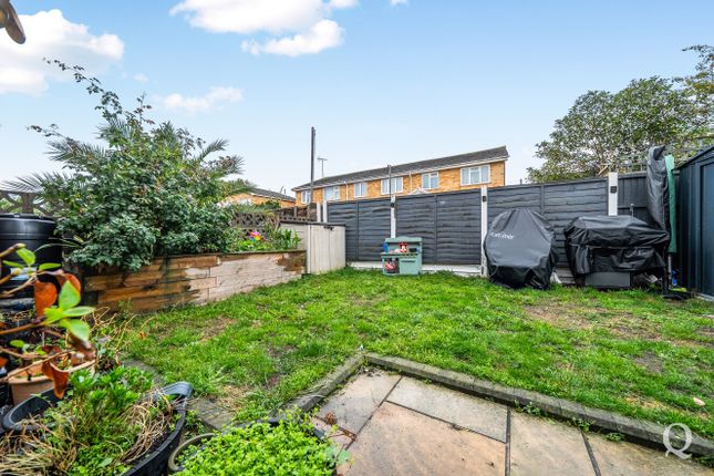 Roberts Close, Kent photo 3