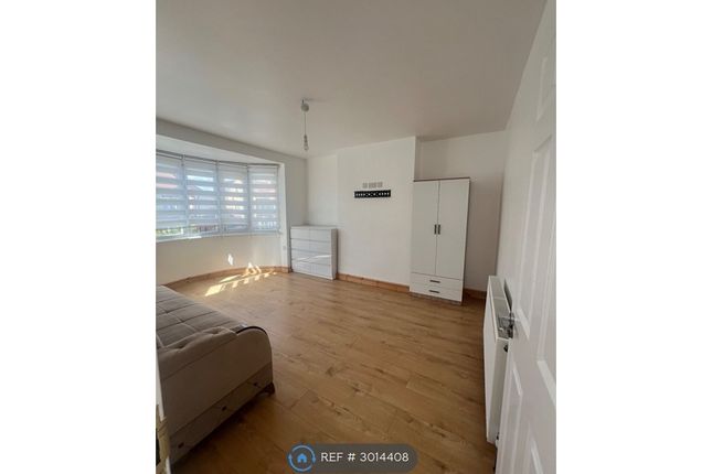 Carnarvon Avenue, Enfield photo 5