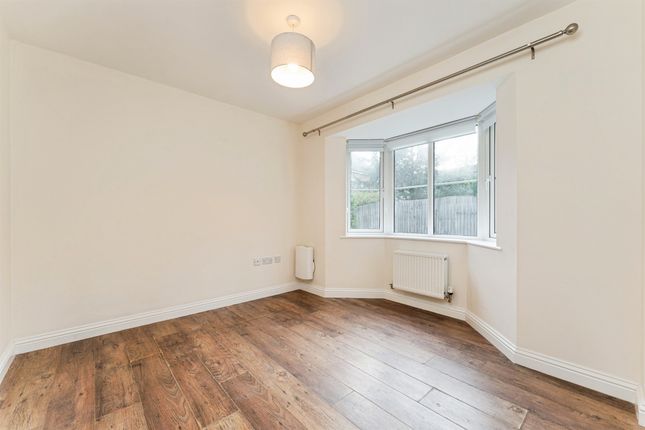 Heathland Way, Bury St. Edmunds photo 4