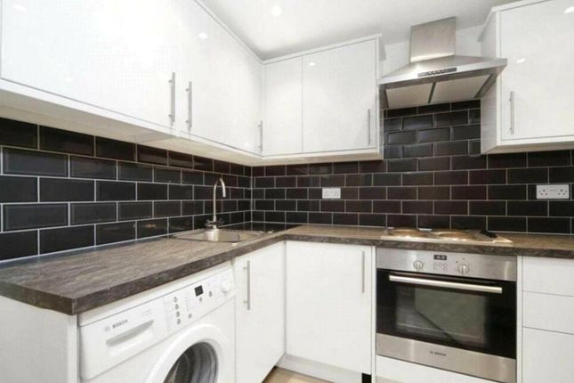 Flat to rent in Euston Road, London