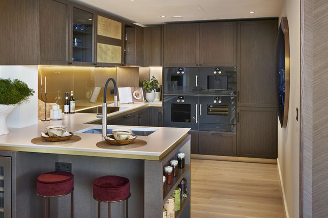 Flat N8.1, Power House, Chelsea Waterfront, London photo 3