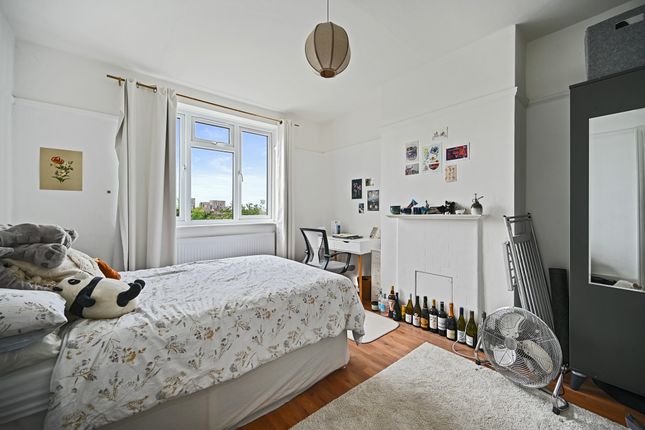 27, Dollis Hill Lane, London photo 5